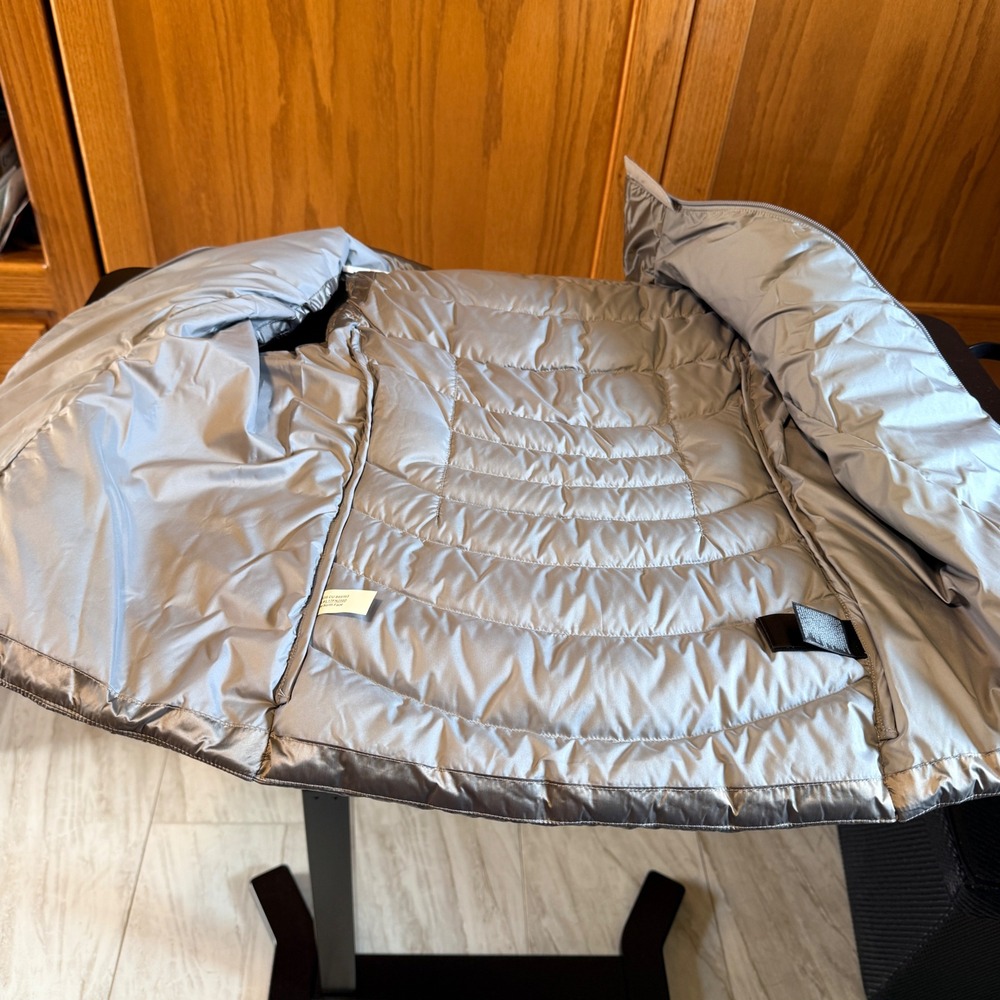 The North Face Womens Aconcagua 550 Down Puffer Vest Silver Metallic Large - Picture 8 of 9